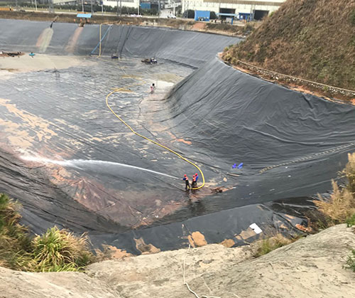 贡山废水池清理