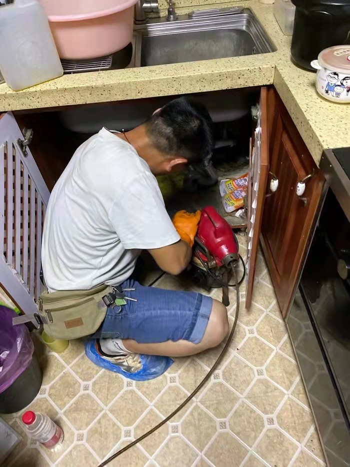 贡山通下水道